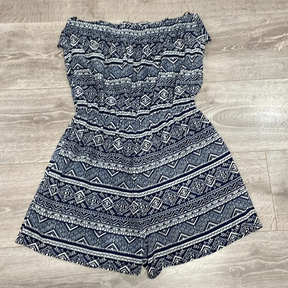 Papaya Strapless Aztec Navy and White Romper L - Picture 15 of 15